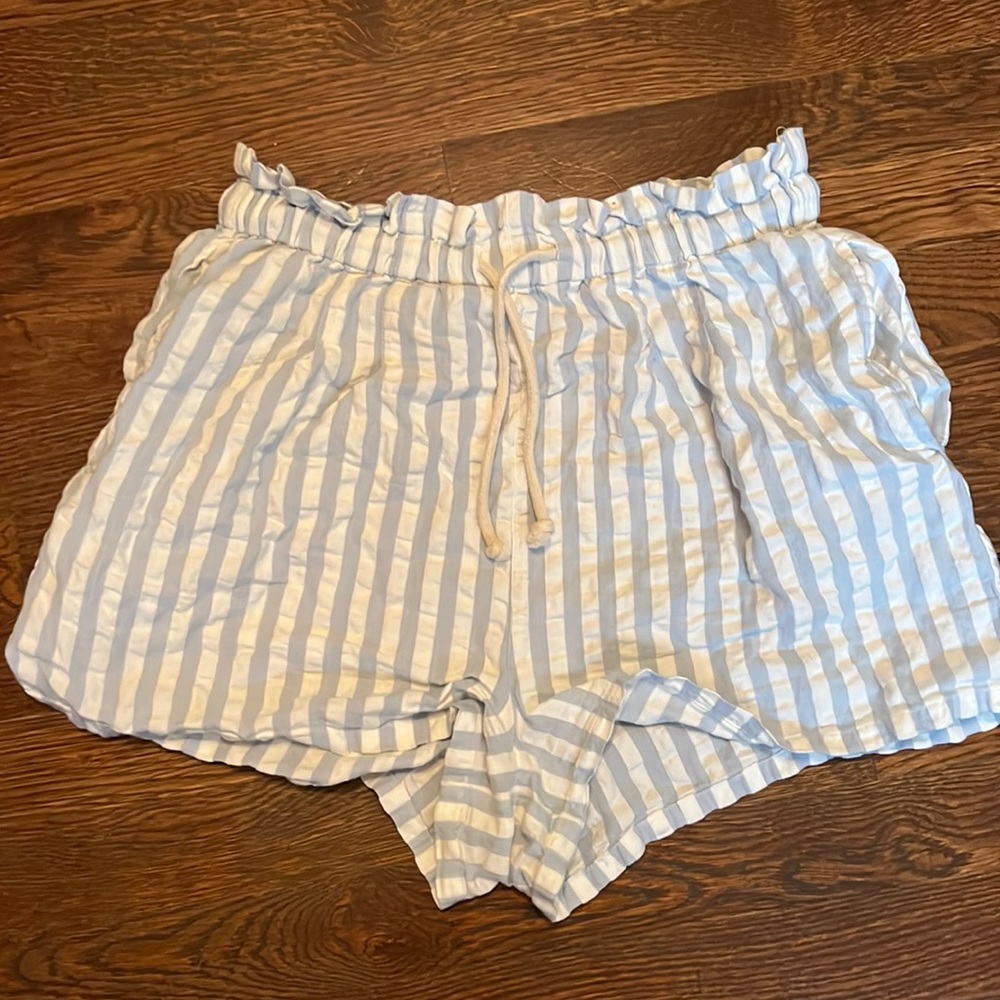 Women’s shorts. Urban outfitters